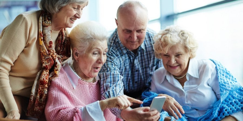Доплата пенсіонерам за вік: хто має право отримувати і який розмір надбавки